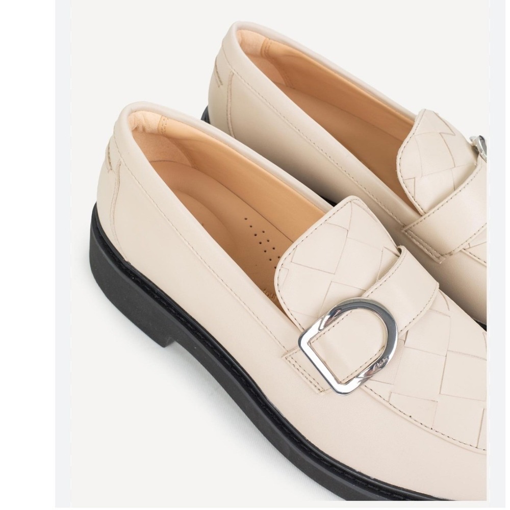 Clarks Splend Penny Loafers Ivory Leather Woven Buckle Womens NWOB Sz 10